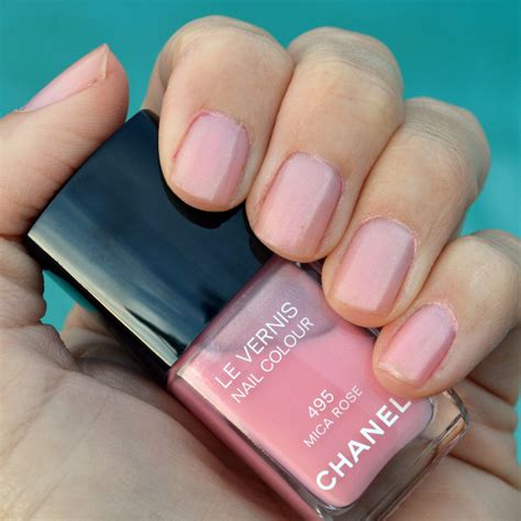 hyper rose glass chanel polish review|best Chanel nail polish shades.